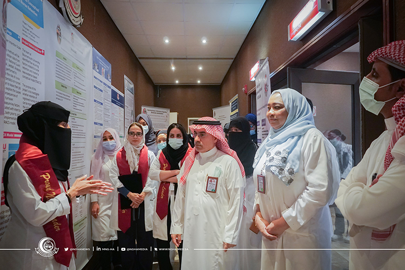  إدارة التمريض بمدينة الملك عبد العزيز الطبية بجدة تكرم المشاركات في برنامج تنمية القيادات السريرية